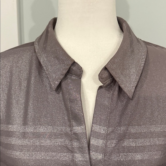 Avery Rayne Women's Lg. Long Sleeve Silver/Grey Button Up Blouse Classy Style - Picture 11 of 11